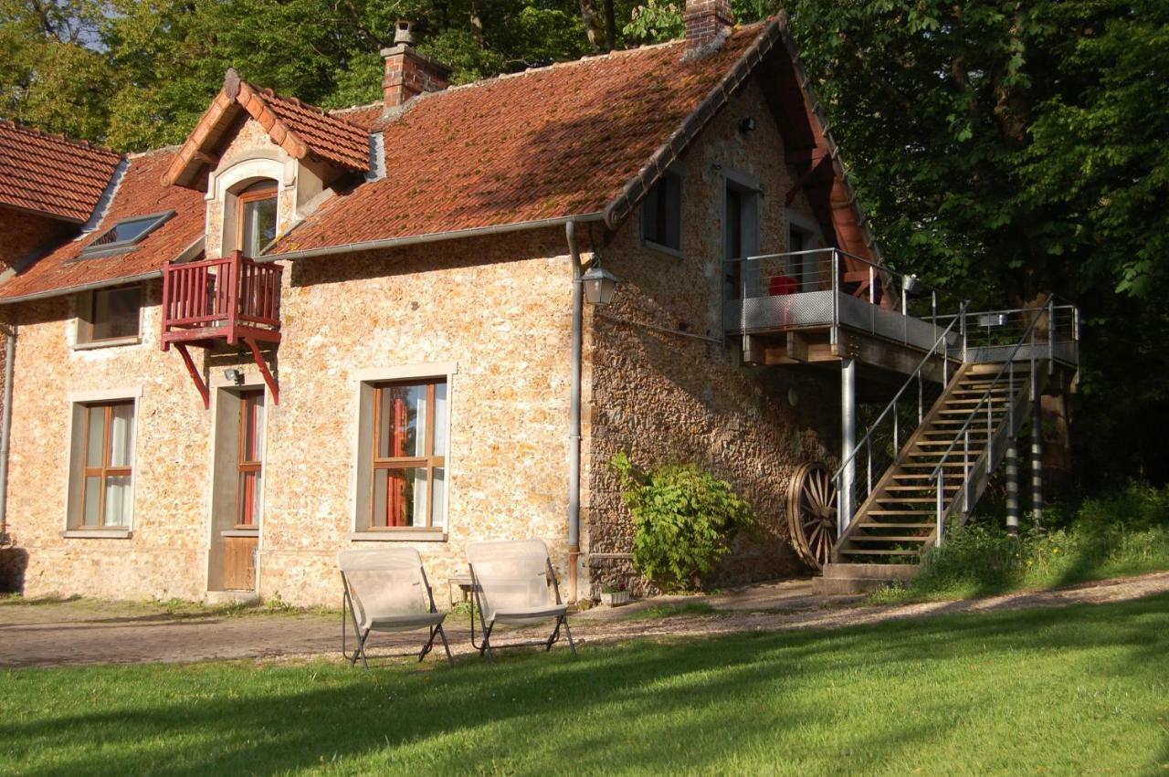 Gite Dans Un Domaine Historique 谢夫勒斯 外观 照片